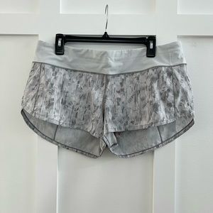 Lululemon Speed Shorts Grey White Pattern 12